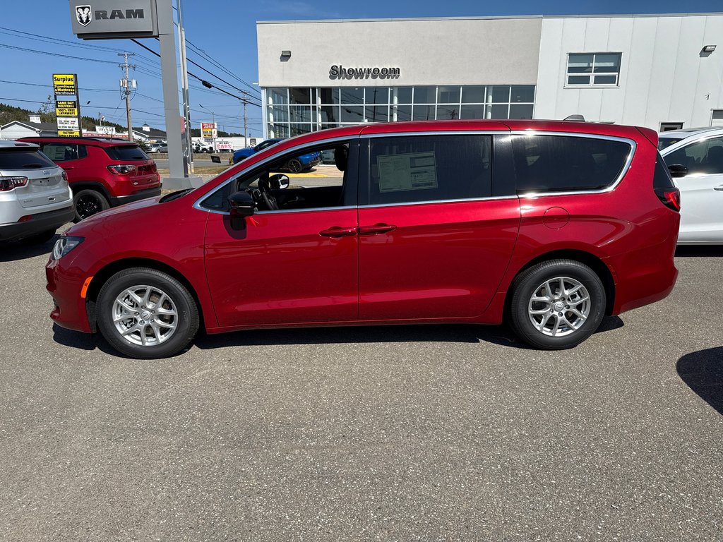 Chrysler GRAND CARAVAN SXT 2026 à Saint John, Nouveau-Brunswick - 2 - w1024h768px