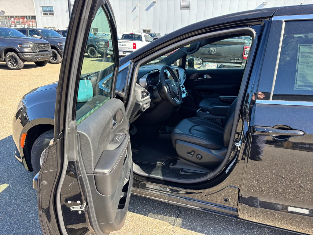 Chrysler Grand Caravan SXT 2026 à Saint John, Nouveau-Brunswick - 10 - w1024h768px