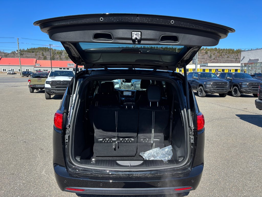 Chrysler Grand Caravan SXT 2026 à Saint John, Nouveau-Brunswick - 8 - w1024h768px