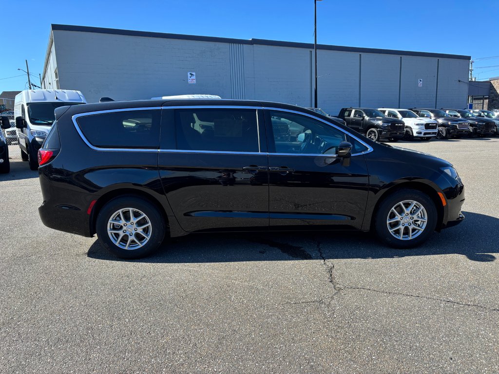 Chrysler Grand Caravan SXT 2026 à Saint John, Nouveau-Brunswick - 3 - w1024h768px