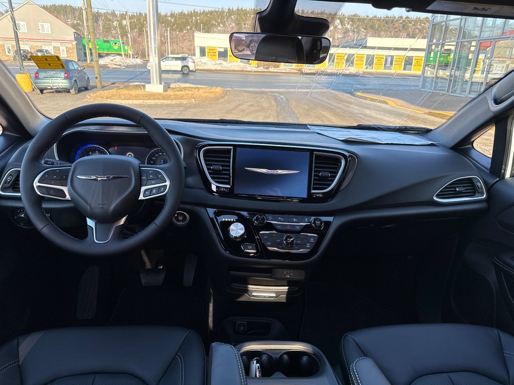 2026 Chrysler Grand Caravan SXT in Saint John, New Brunswick - 6 - w1024h768px