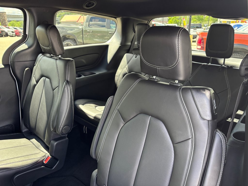 2027 Chrysler Grand Caravan SXT in Saint John, New Brunswick - 10 - w1024h768px
