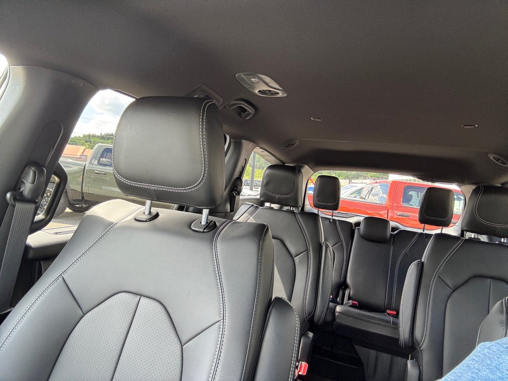 2027 Chrysler Grand Caravan SXT in Saint John, New Brunswick - 13 - w1024h768px