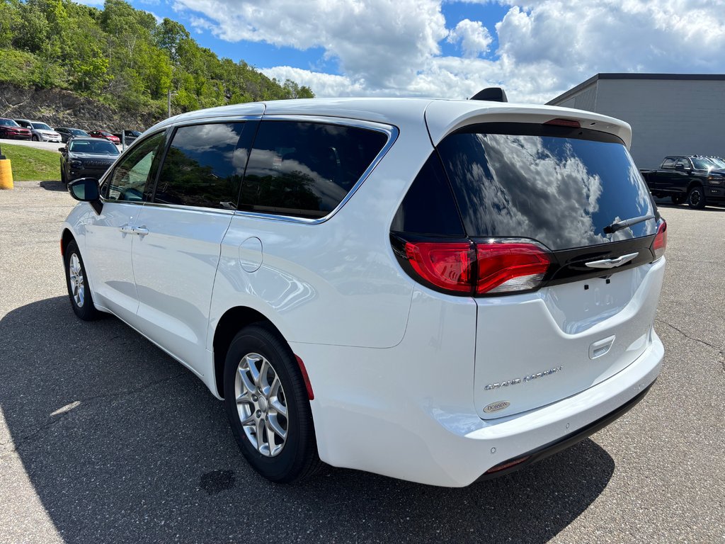 2027 Chrysler Grand Caravan SXT in Saint John, New Brunswick - 7 - w1024h768px