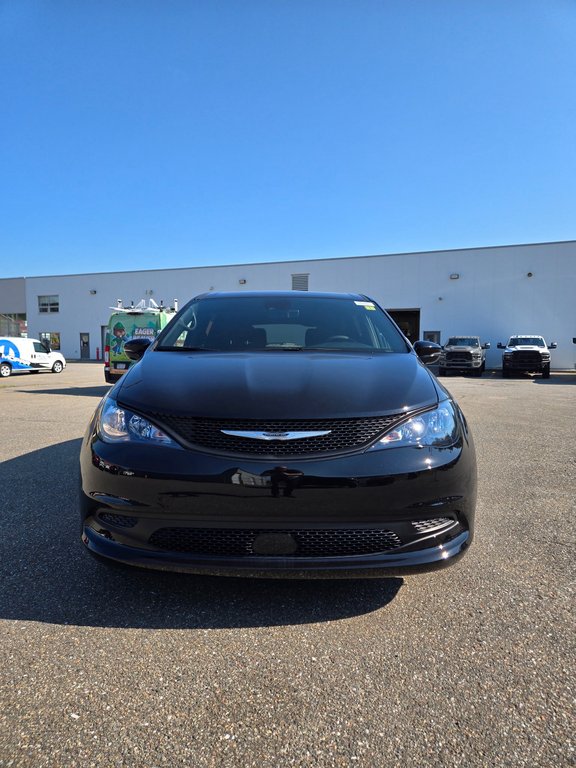 Chrysler Grand Caravan SXT 2027 à Saint John, Nouveau-Brunswick - 5 - w1024h768px