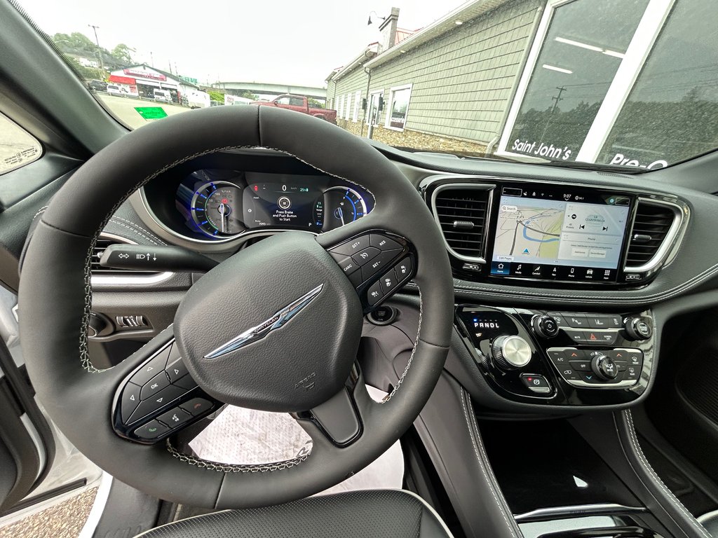 2024 Chrysler Pacifica Hybrid PREMIUM S APPEARANCE in Saint John, New Brunswick - 13 - w1024h768px