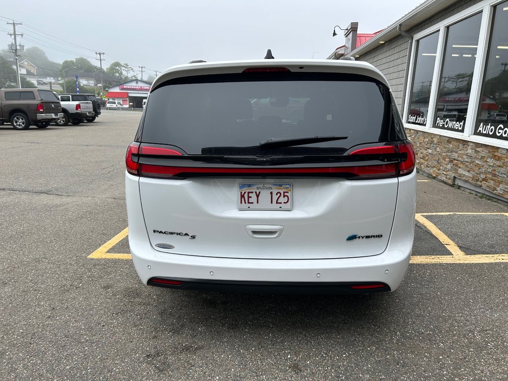2024 Chrysler Pacifica Hybrid PREMIUM S APPEARANCE in Saint John, New Brunswick - 6 - w1024h768px