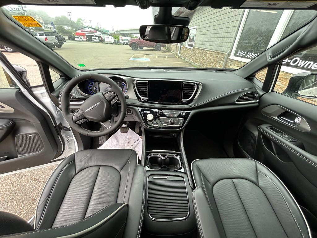2024 Chrysler Pacifica Hybrid PREMIUM S APPEARANCE in Saint John, New Brunswick - 9 - w1024h768px
