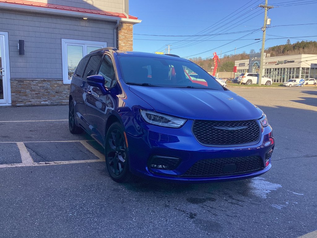 2021 Chrysler PACIFICA TOURING in Saint John, New Brunswick - 4 - w1024h768px