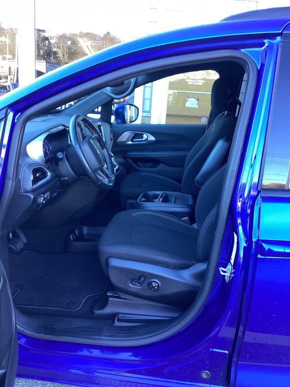 2021 Chrysler PACIFICA TOURING in Saint John, New Brunswick - 14 - w1024h768px