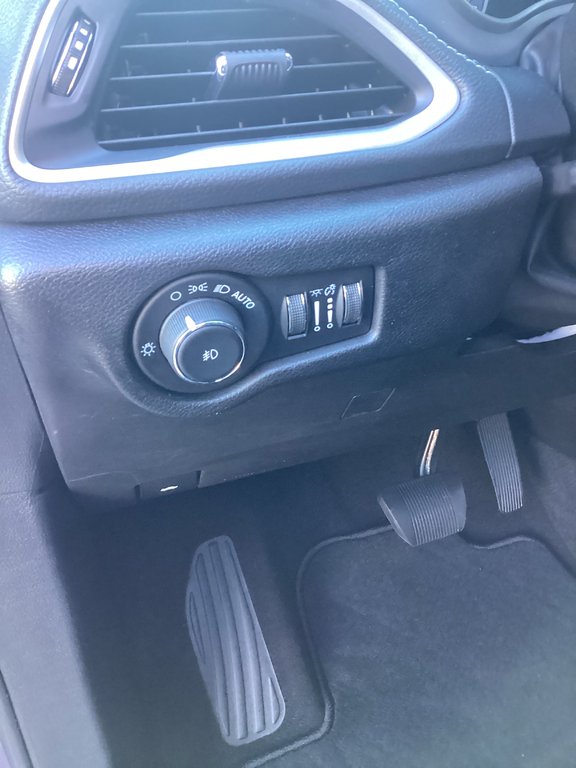 2021 Chrysler PACIFICA TOURING in Saint John, New Brunswick - 28 - w1024h768px