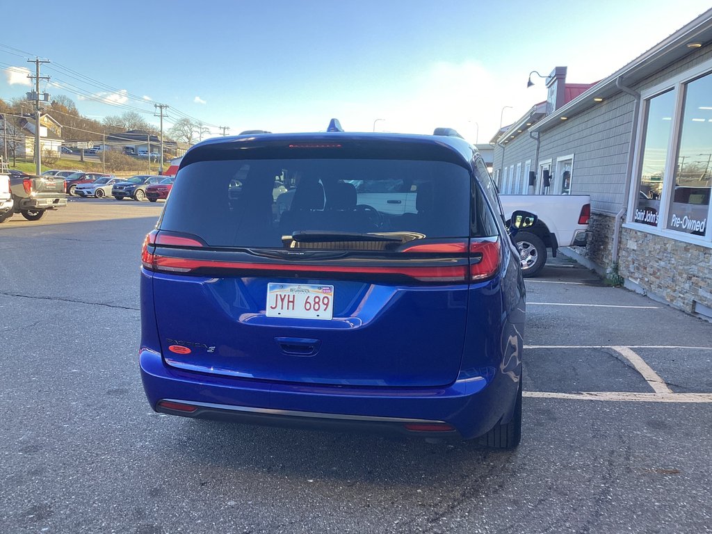 2021 Chrysler PACIFICA TOURING in Saint John, New Brunswick - 7 - w1024h768px