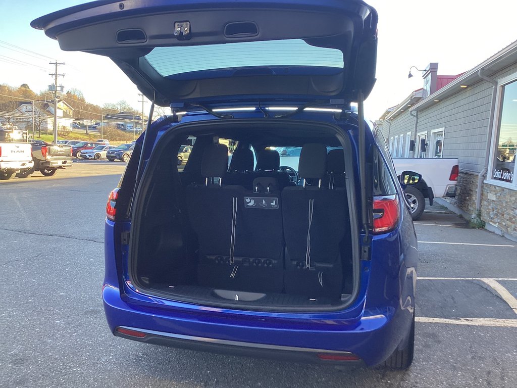 2021 Chrysler PACIFICA TOURING in Saint John, New Brunswick - 8 - w1024h768px