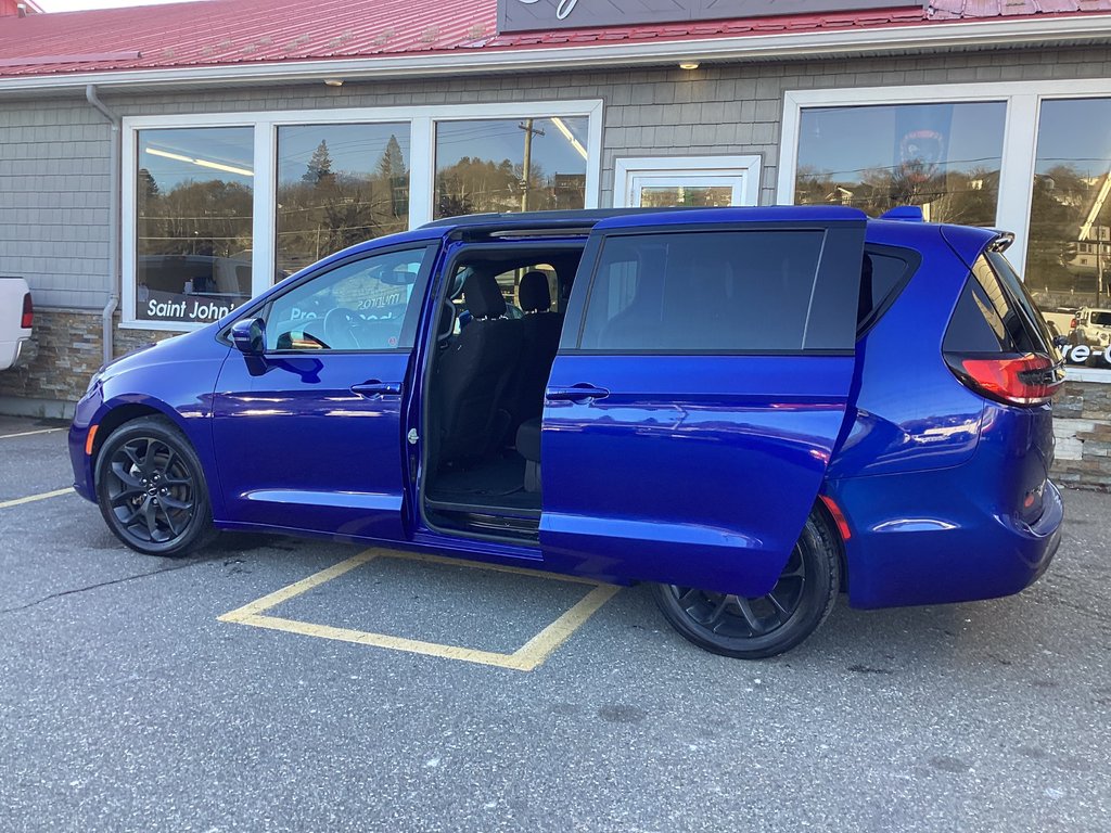2021 Chrysler PACIFICA TOURING in Saint John, New Brunswick - 10 - w1024h768px