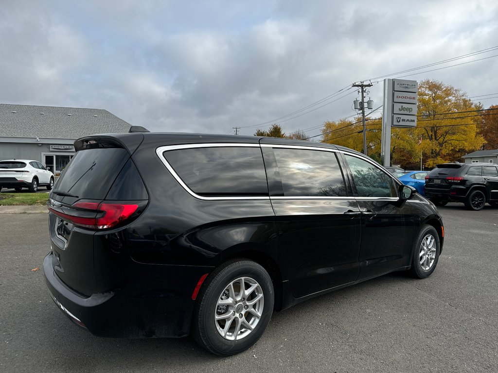 2024  Pacifica TOURING L in Sussex, New Brunswick - 5 - w1024h768px