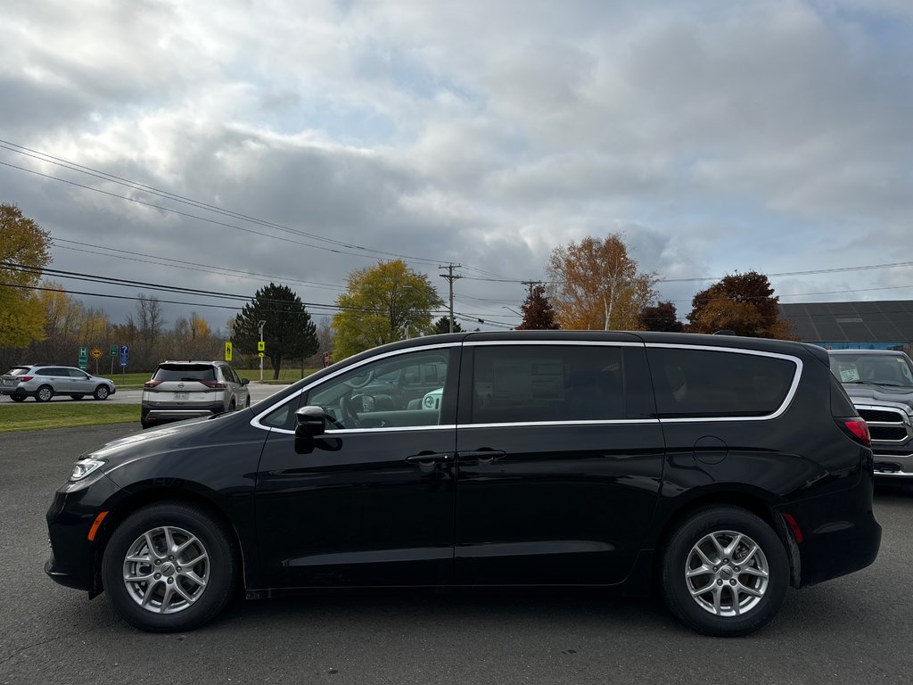 2024  Pacifica TOURING L in Sussex, New Brunswick - 2 - w1024h768px