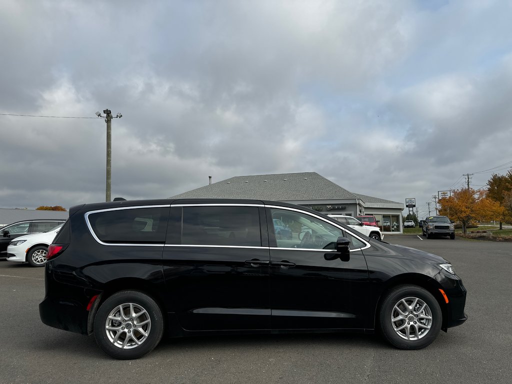 2024  Pacifica TOURING L in Sussex, New Brunswick - 6 - w1024h768px