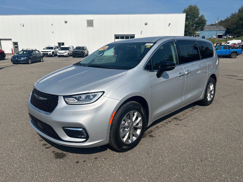 2024  Pacifica TOURING L in Saint John, New Brunswick - 1 - w1024h768px