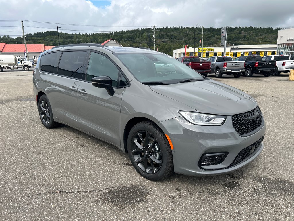 Pacifica TOURING L 2024 à Saint John, Nouveau-Brunswick - 2 - w1024h768px