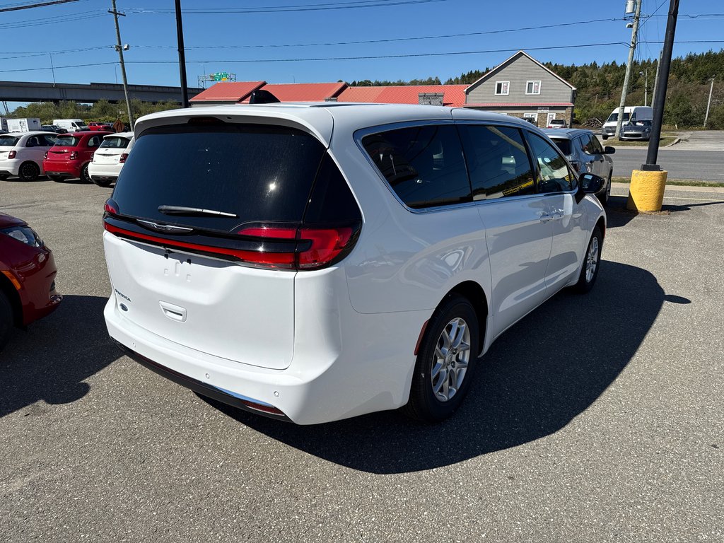 Chrysler PACIFICA SELECT 2026 à Saint John, Nouveau-Brunswick - 5 - w1024h768px