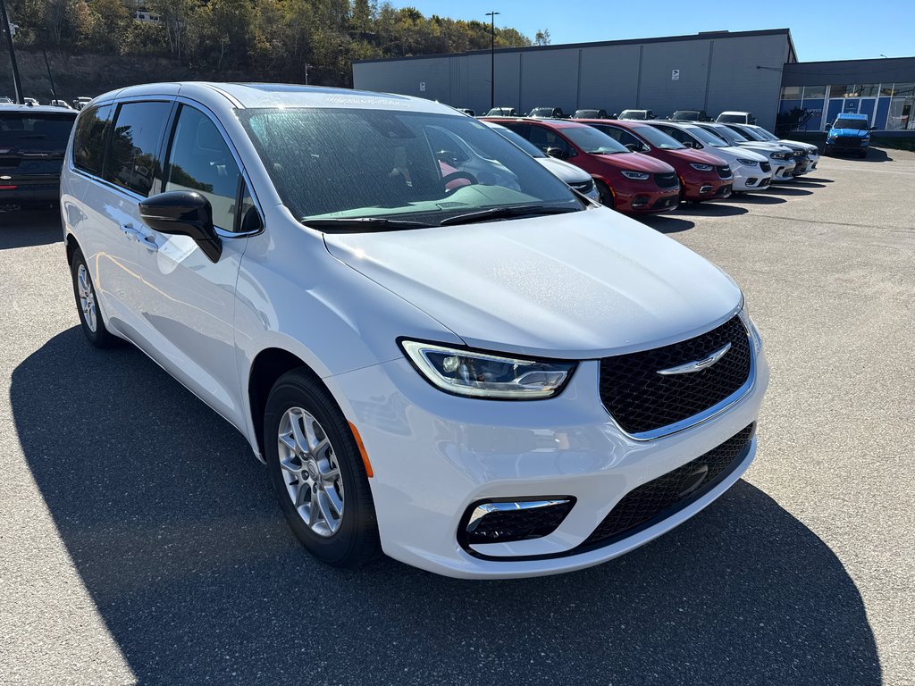 Chrysler PACIFICA SELECT 2026 à Saint John, Nouveau-Brunswick - 2 - w1024h768px