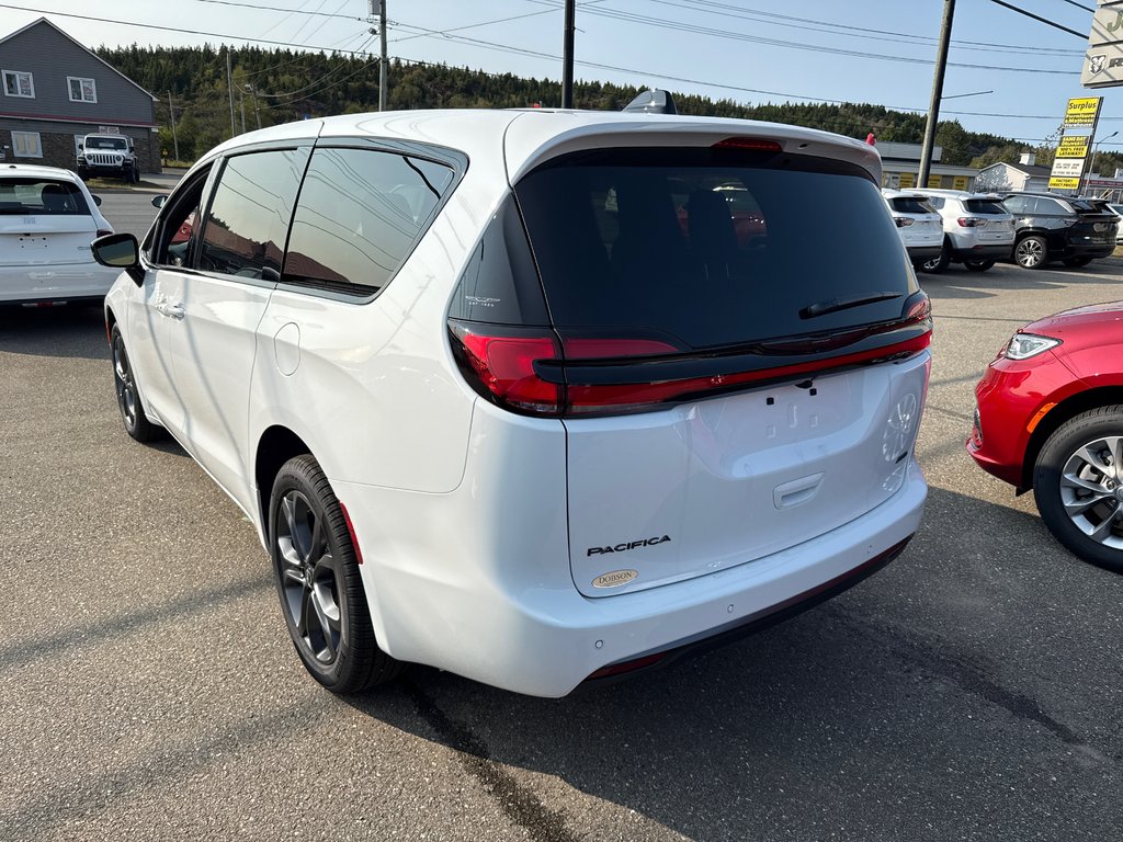 2026 Chrysler Pacifica SELECT AWD in Saint John, New Brunswick - 4 - w1024h768px