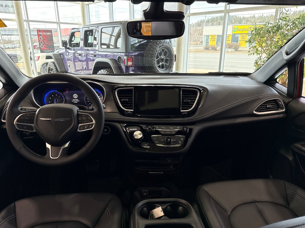 2026 Chrysler Pacifica SELECT in Saint John, New Brunswick - 10 - w1024h768px