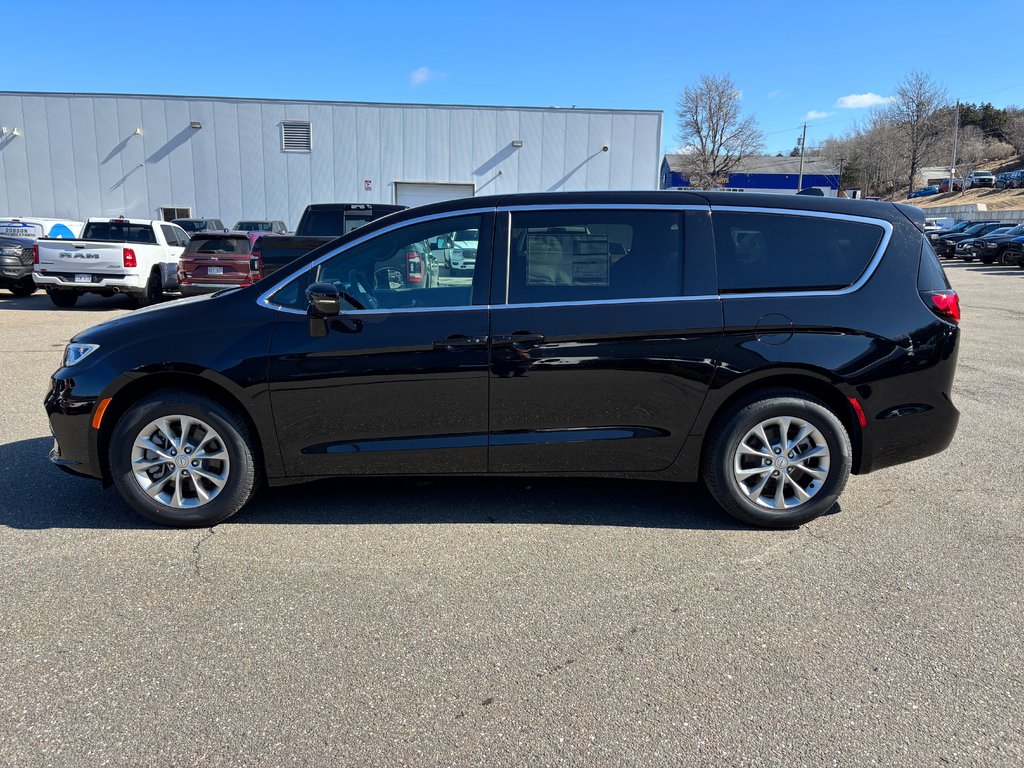 2026 Chrysler Pacifica SELECT AWD in Saint John, New Brunswick - 8 - w1024h768px
