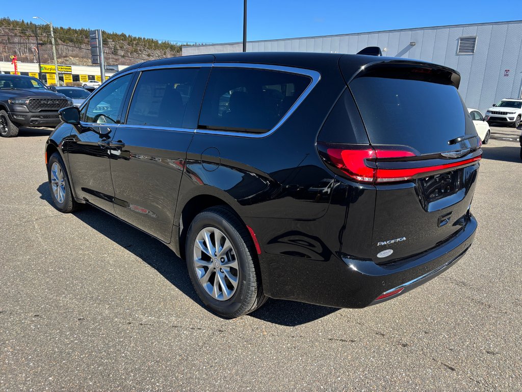 2026 Chrysler Pacifica SELECT AWD in Saint John, New Brunswick - 7 - w1024h768px