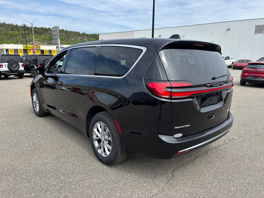 2027 Chrysler Pacifica SELECT AWD in Saint John, New Brunswick - 7 - w1024h768px