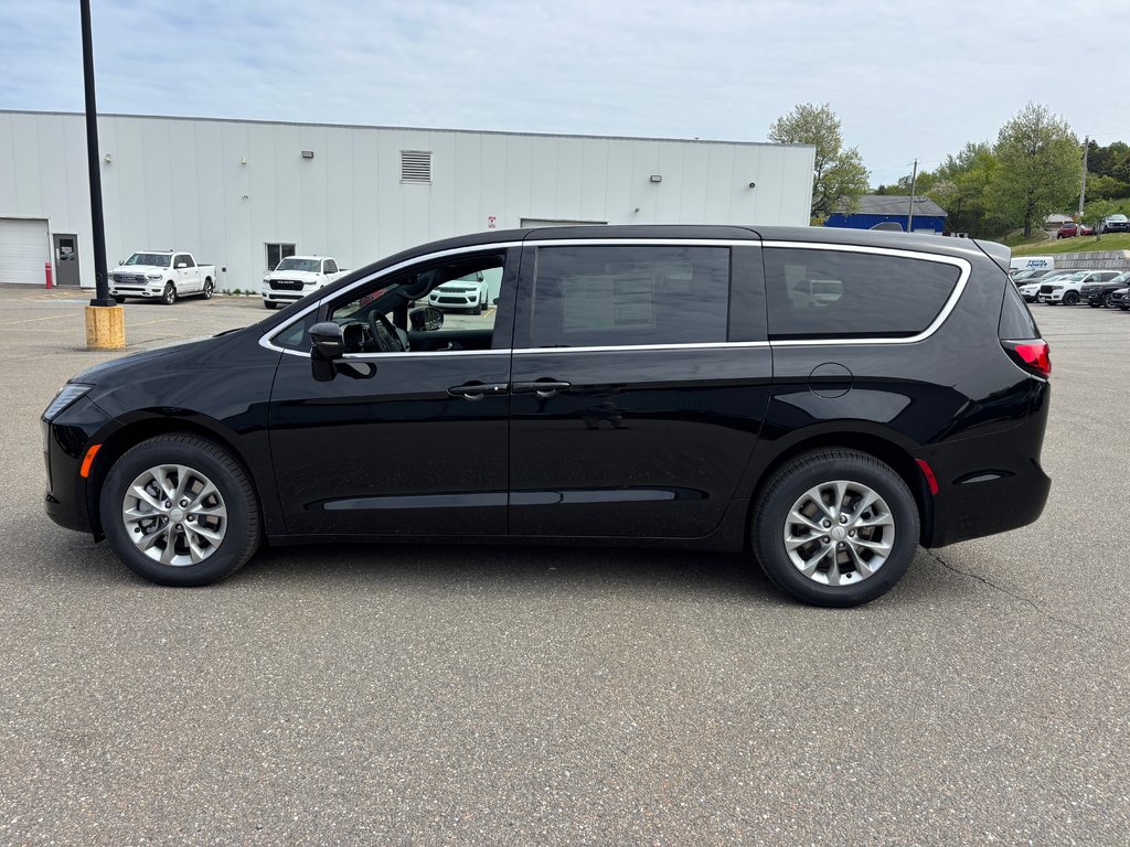 2027 Chrysler Pacifica SELECT AWD in Saint John, New Brunswick - 8 - w1024h768px