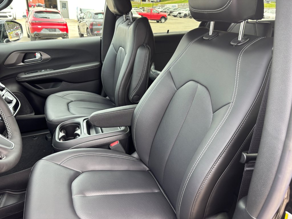 2027 Chrysler Pacifica SELECT AWD in Saint John, New Brunswick - 10 - w1024h768px