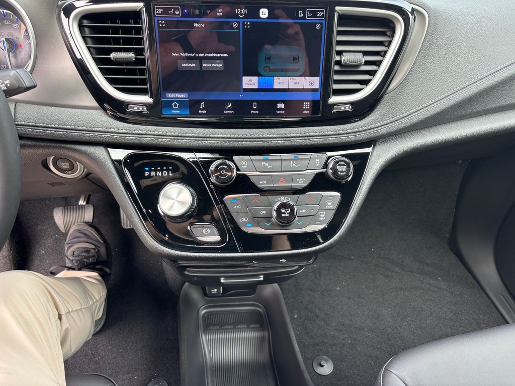2027 Chrysler Pacifica SELECT AWD in Saint John, New Brunswick - 14 - w1024h768px