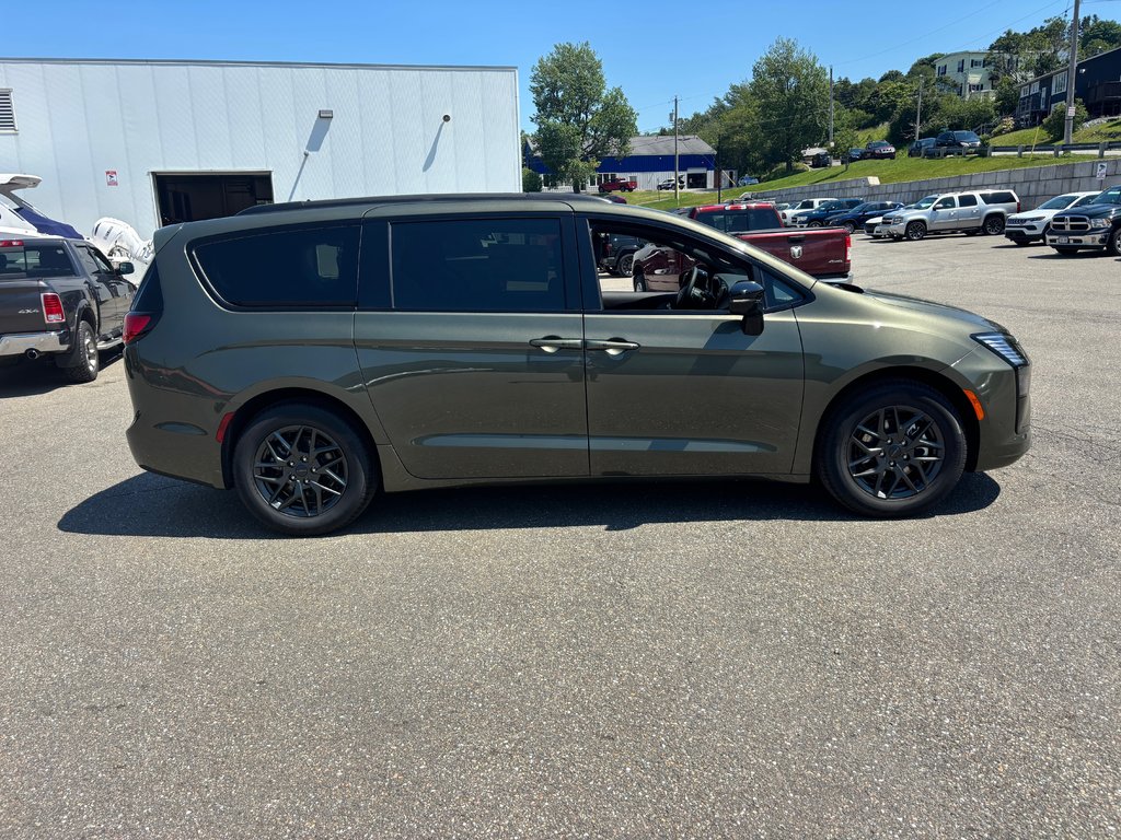 Chrysler Pacifica SELECT 2027 à Saint John, Nouveau-Brunswick - 4 - w1024h768px