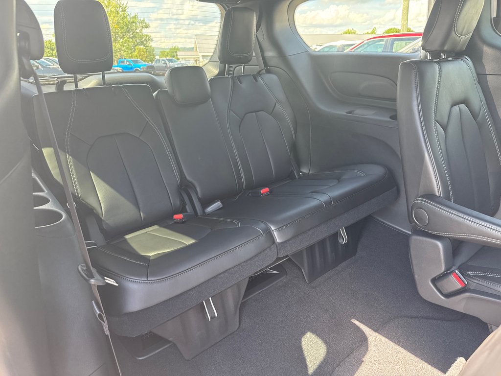 2027 Chrysler Pacifica SELECT AWD in Sussex, New Brunswick - 31 - w1024h768px