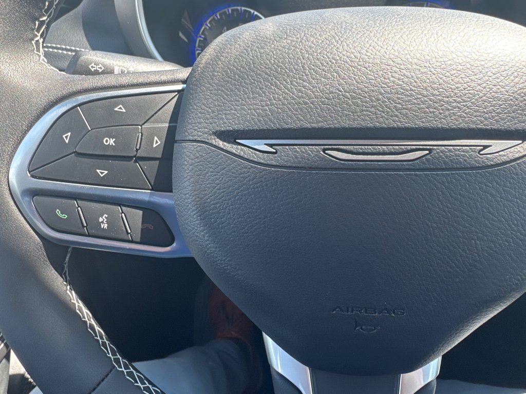 2027 Chrysler Pacifica SELECT AWD in Sussex, New Brunswick - 18 - w1024h768px