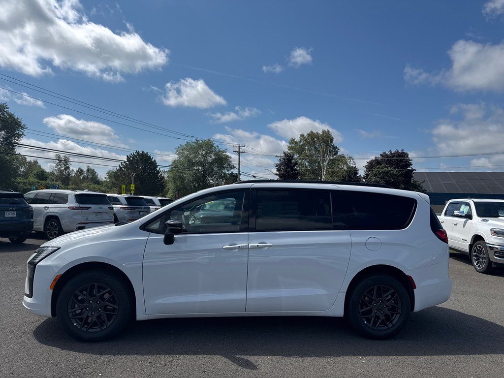 2027 Chrysler Pacifica SELECT AWD in Sussex, New Brunswick - 2 - w1024h768px