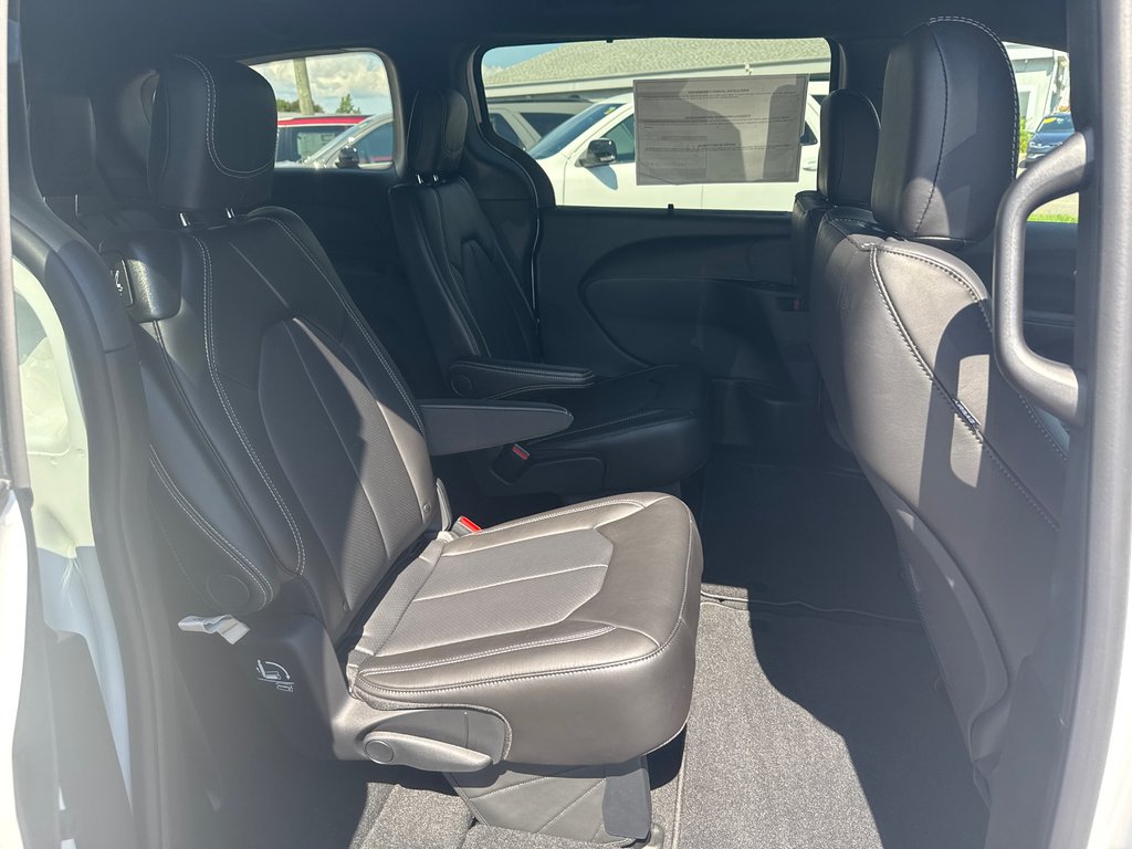 2027 Chrysler Pacifica SELECT AWD in Sussex, New Brunswick - 29 - w1024h768px