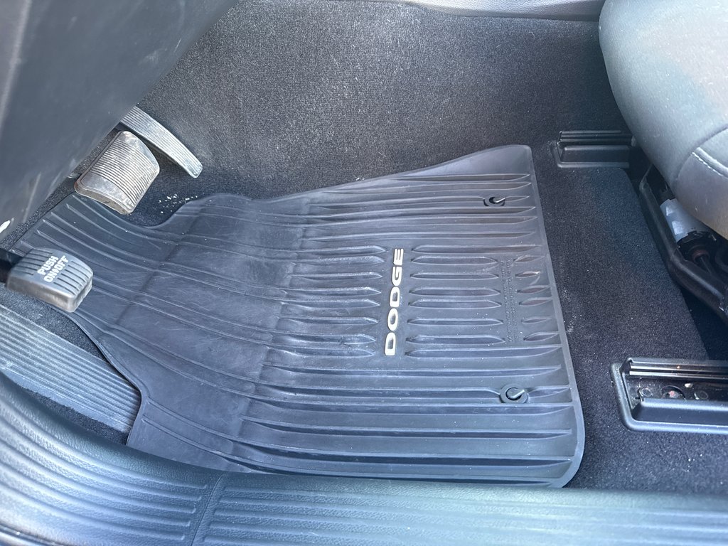 2021 Dodge Challenger SXT in Sussex, New Brunswick - 13 - w1024h768px