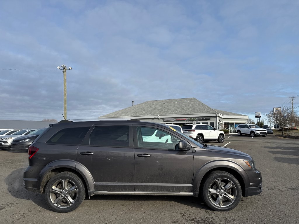 2017 Dodge Journey Front Drive CROSSROAD in Sussex, New Brunswick - 6 - w1024h768px