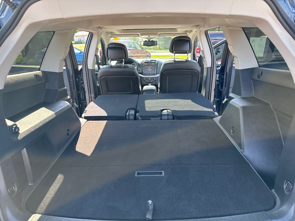 2017 Dodge Journey R/T in Sussex, New Brunswick - 41 - w1024h768px