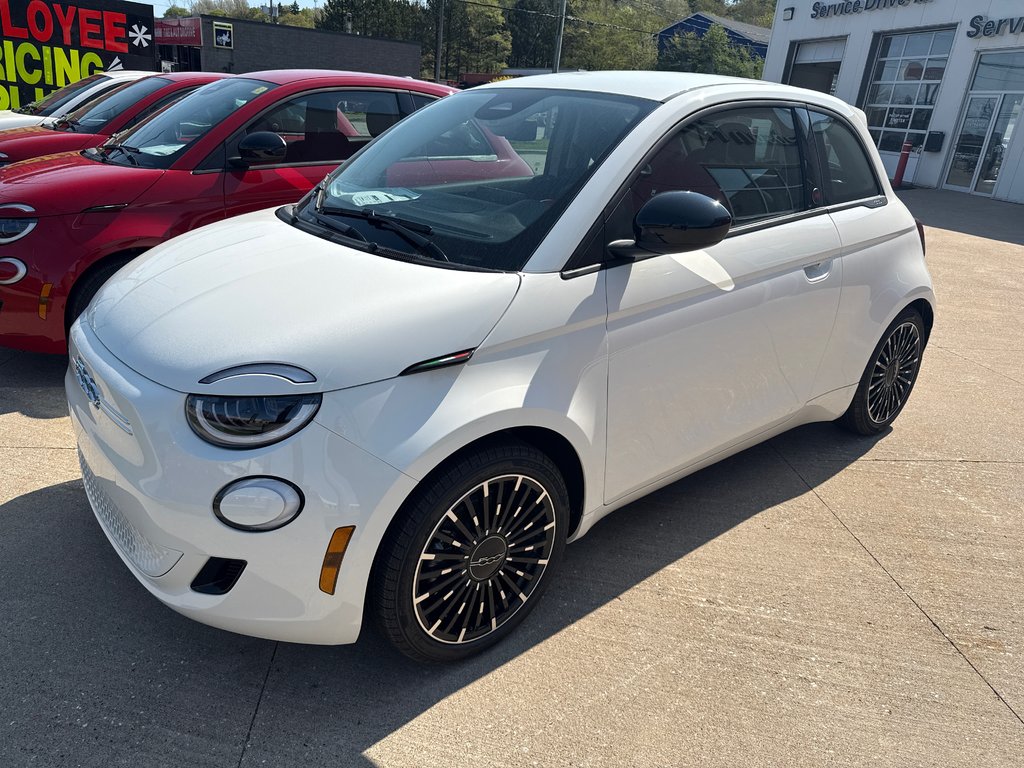Fiat 500e (RED) Edition 2025 à Saint John, Nouveau-Brunswick - 1 - w1024h768px