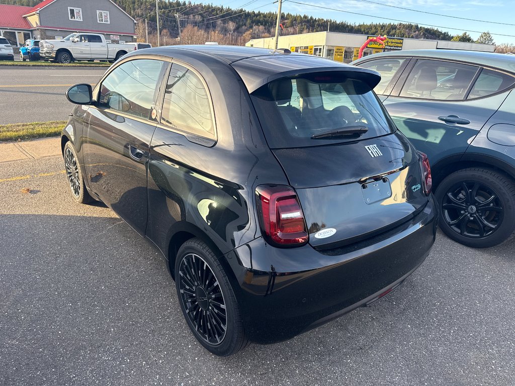 Fiat 500e (RED) Edition 2025 à Saint John, Nouveau-Brunswick - 2 - w1024h768px