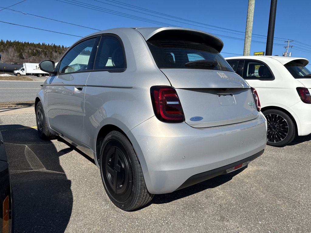 Fiat 500e Giorgio Armani 2025 à Saint John, Nouveau-Brunswick - 5 - w1024h768px