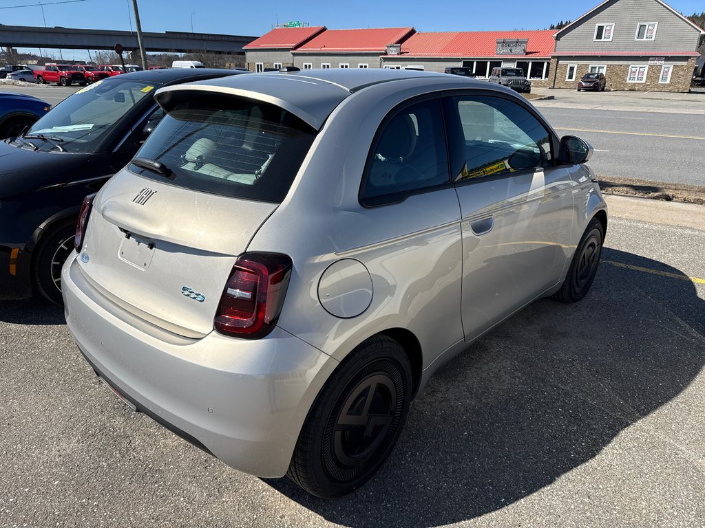 Fiat 500e Giorgio Armani 2025 à Saint John, Nouveau-Brunswick - 4 - w1024h768px