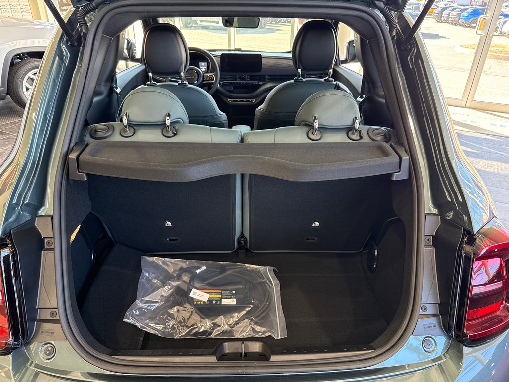 Fiat 500e Giorgio Armani 2025 à Saint John, Nouveau-Brunswick - 8 - w1024h768px