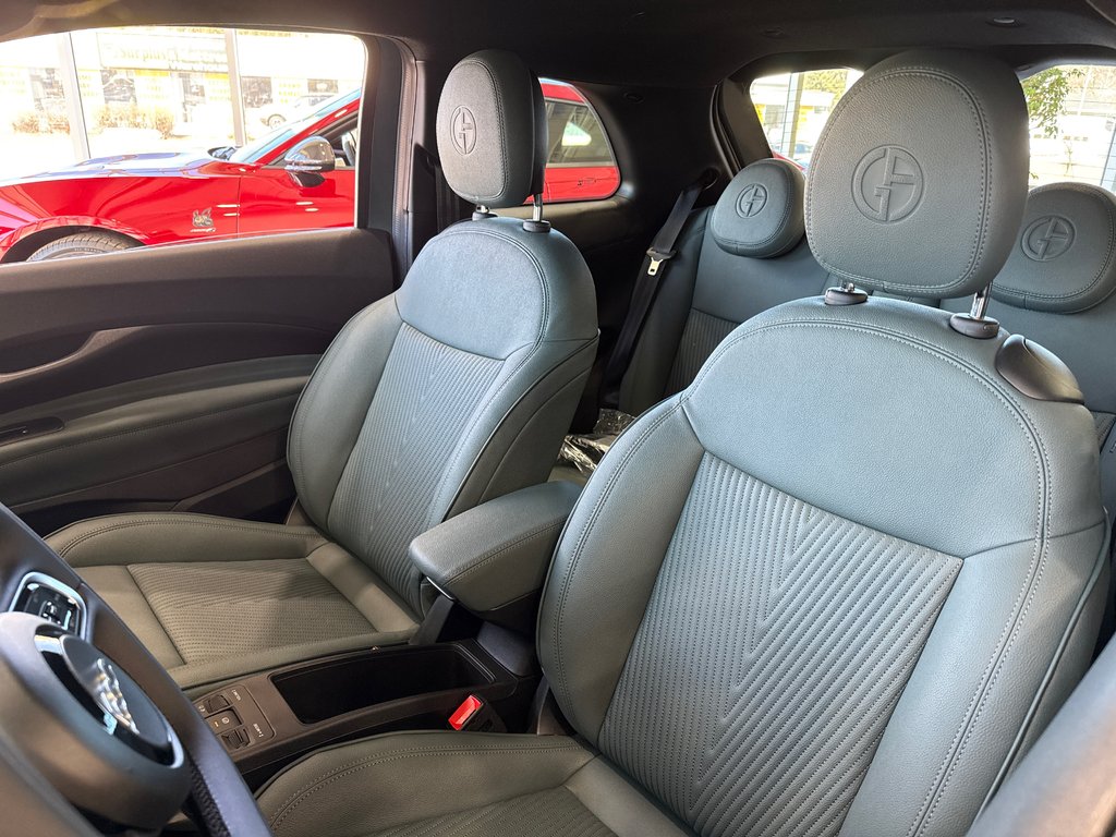 Fiat 500e Giorgio Armani 2025 à Saint John, Nouveau-Brunswick - 7 - w1024h768px