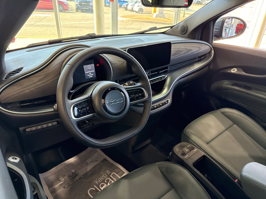 Fiat 500e Giorgio Armani 2025 à Saint John, Nouveau-Brunswick - 6 - w1024h768px