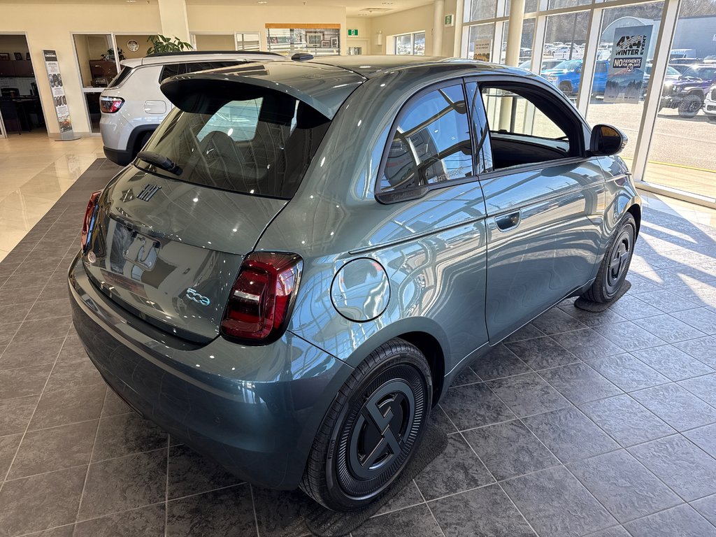Fiat 500e Giorgio Armani 2025 à Saint John, Nouveau-Brunswick - 4 - w1024h768px