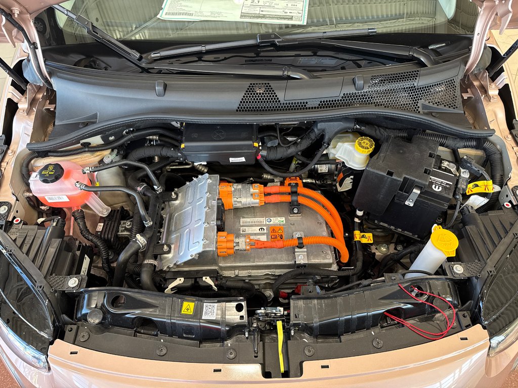 2025 Fiat 500e La Prima in Saint John, New Brunswick - 11 - w1024h768px